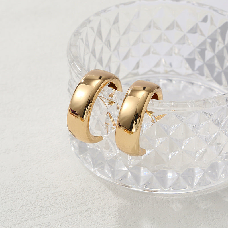 Women's hoops with elegant, modern design Symbol Fashion