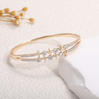 Women's bangle with elegant infinity pattern and sparkling zirconia Symbol Fashion