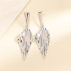 Women's Hanging Earrings in Stylish Leaf Design Symbol Fashion