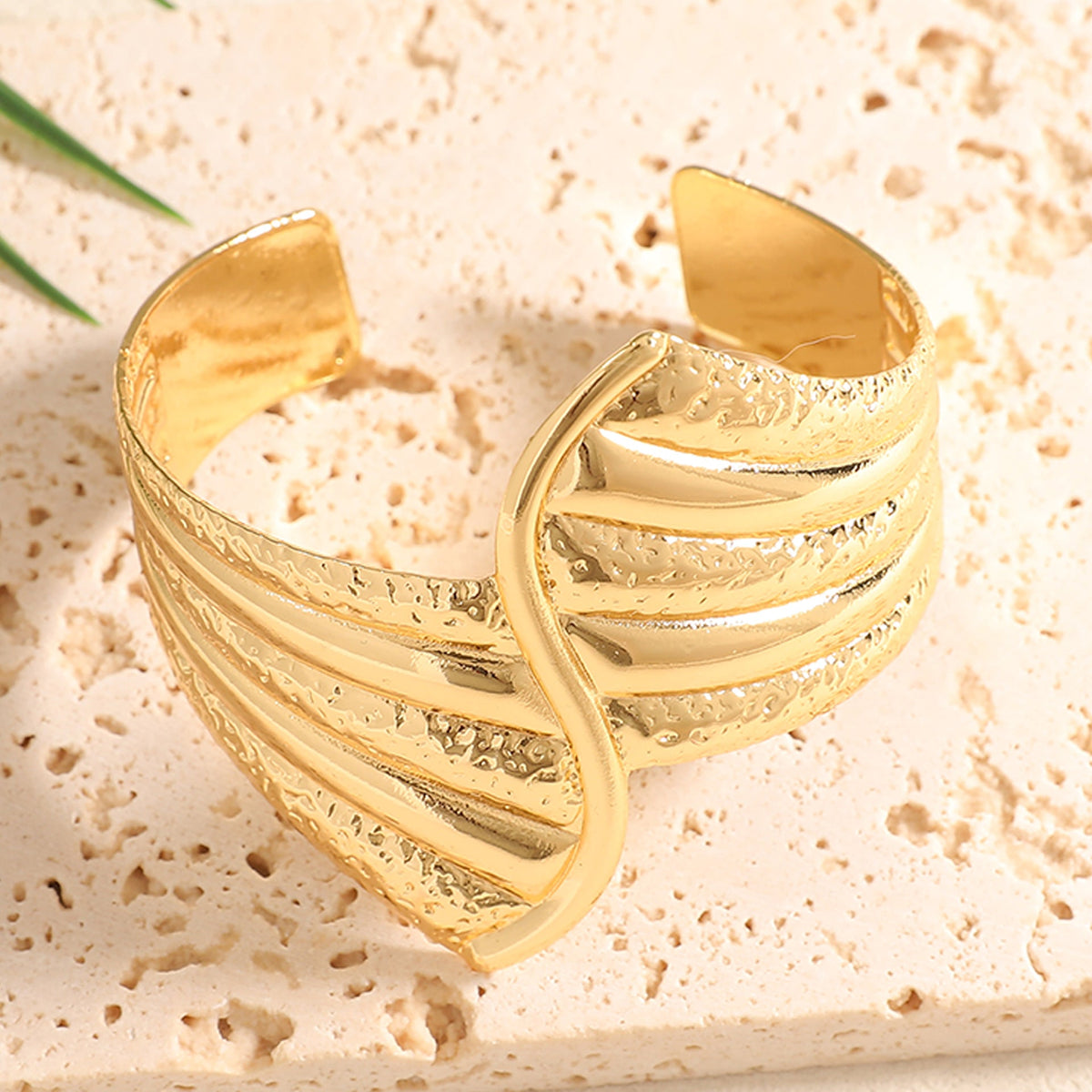 Ladies Open Bangle with Artistic Coral Pattern Symbol Fashion
