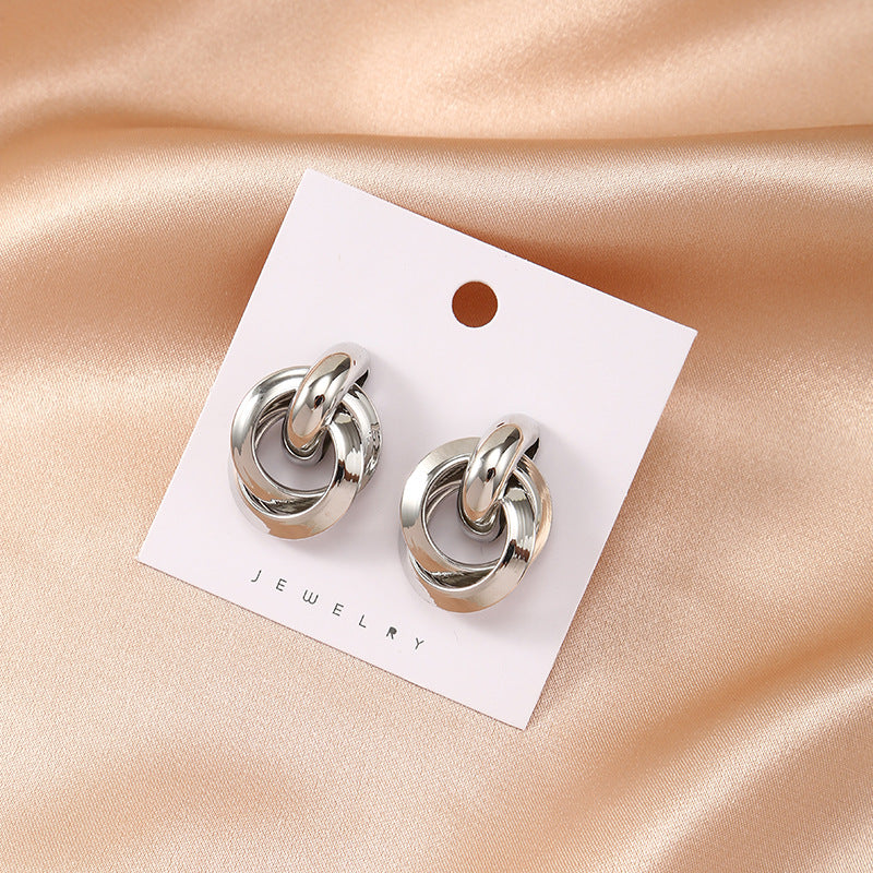 Women's hoops in a modern, layered design Symbol Fashion