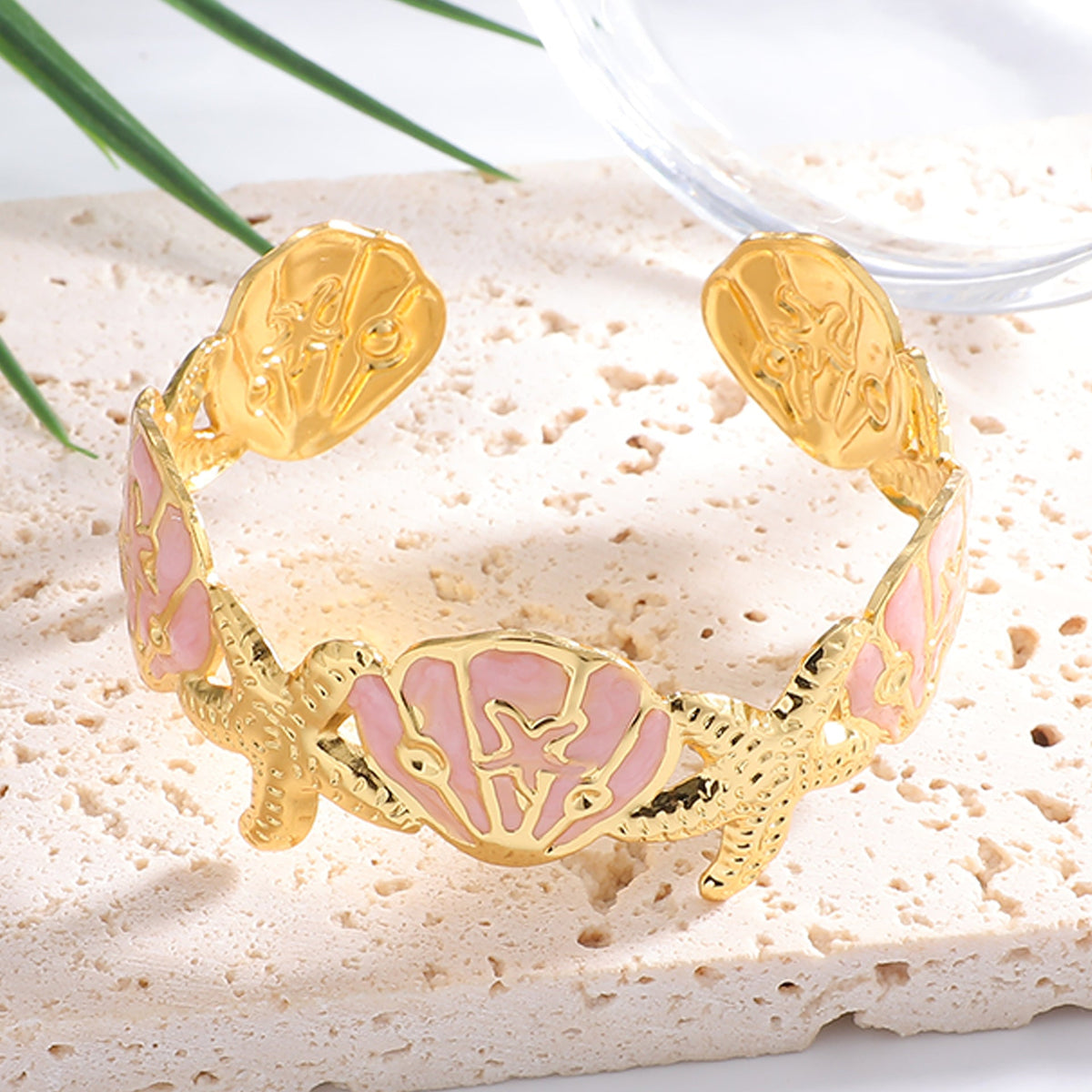 Ladies Elegant Wave-Shaped Bracelets Symbol Fashion