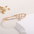 Women's bangle with elegant infinity pattern and sparkling zirconia Symbol Fashion
