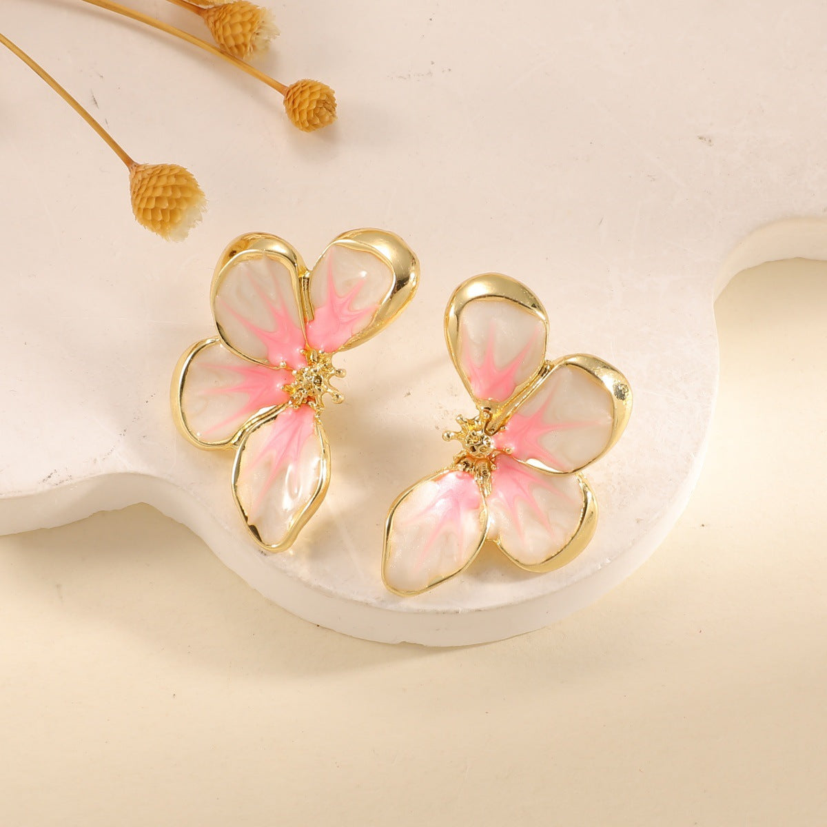 Women's ear clips in elegant floral design with a glossy coating Symbol Fashion