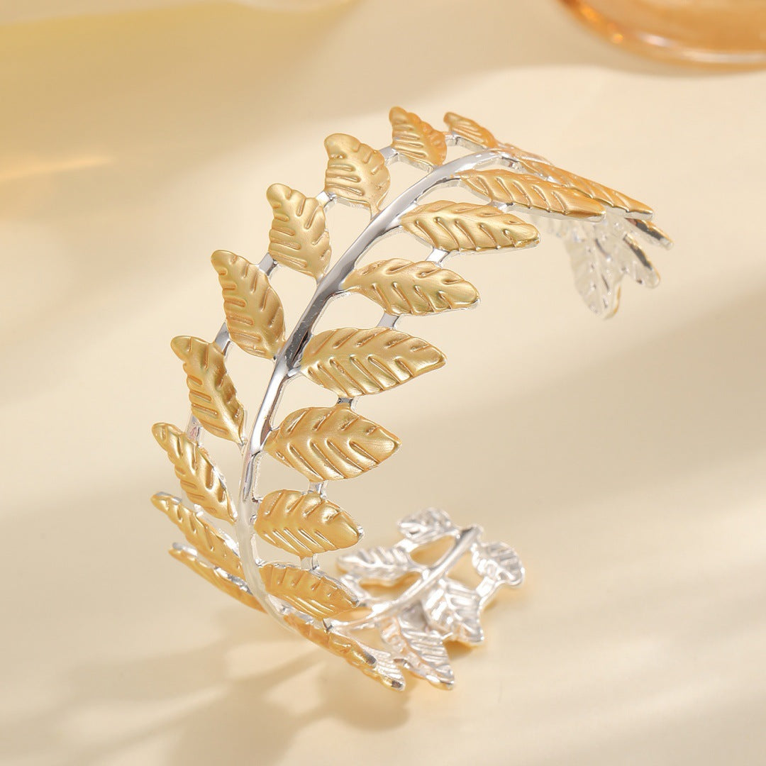 Ladies bracelet in elegant leaf design Symbol Fashion