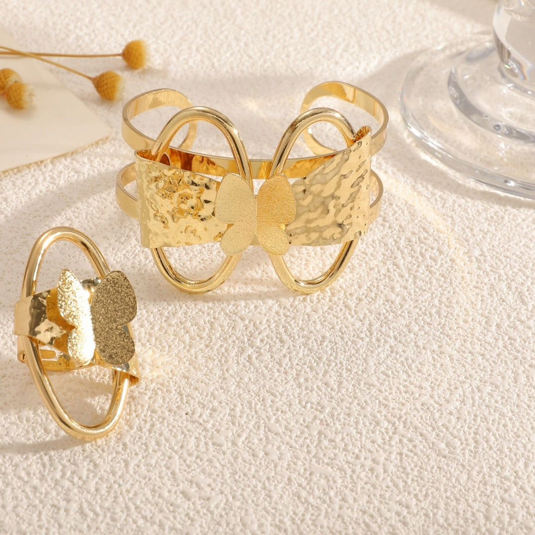Women's bracelet with ornate butterfly design Symbol Fashion