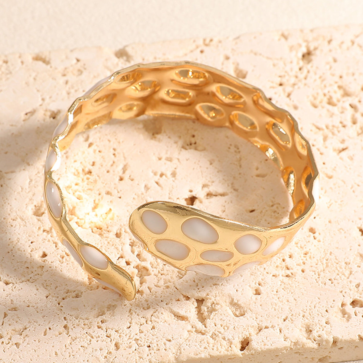 Ladies Open Bangle in Elegant Snake Design Symbol Fashion