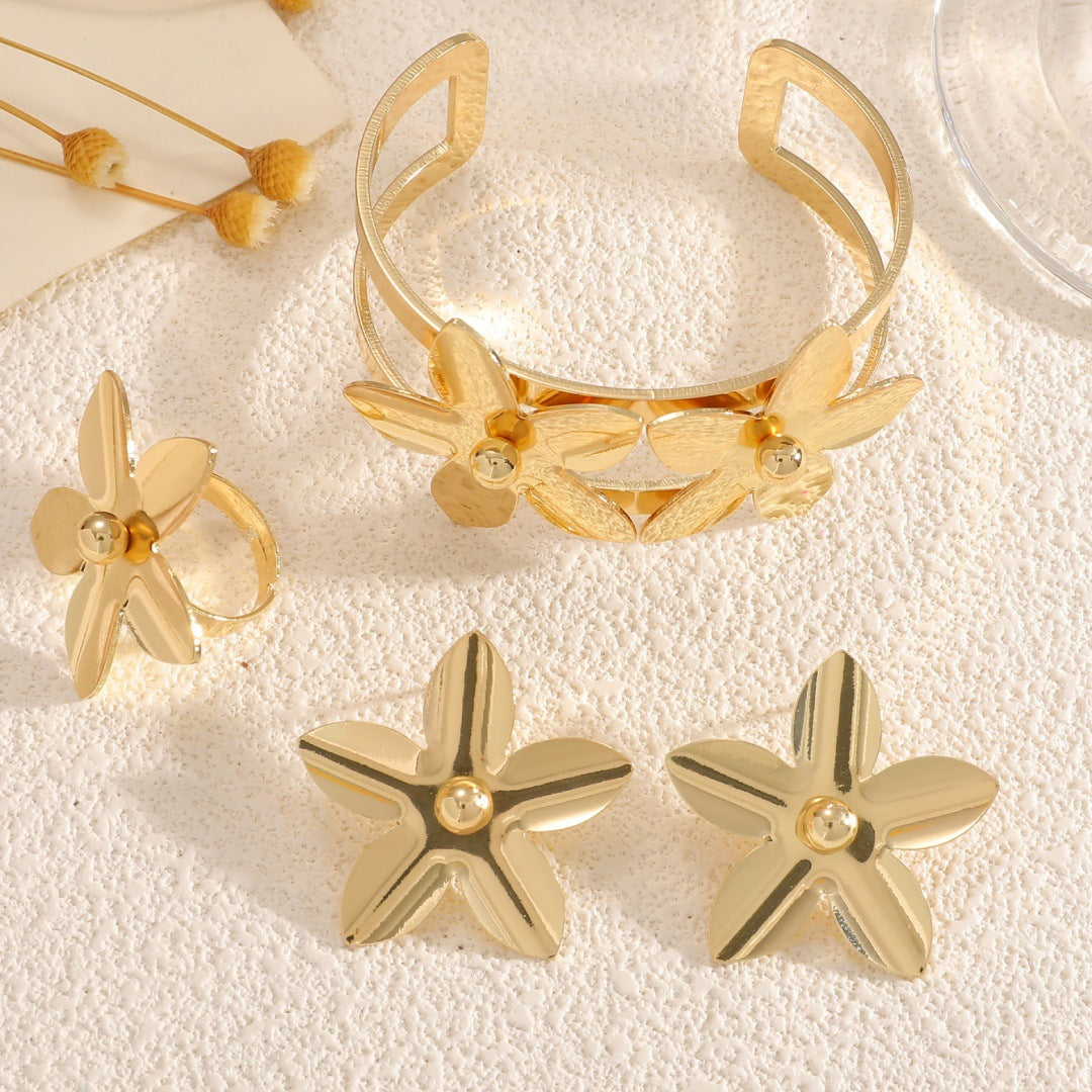 Women's cuff bracelet with floral design Symbol Fashion