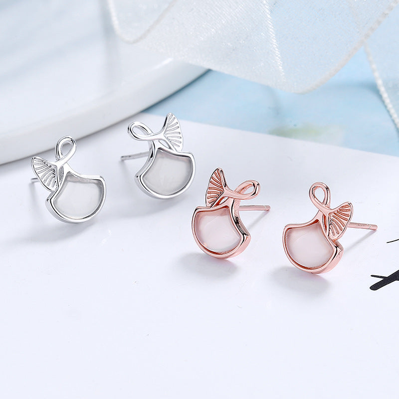 Women's earrings in elegant whale fin design Symbol Fashion