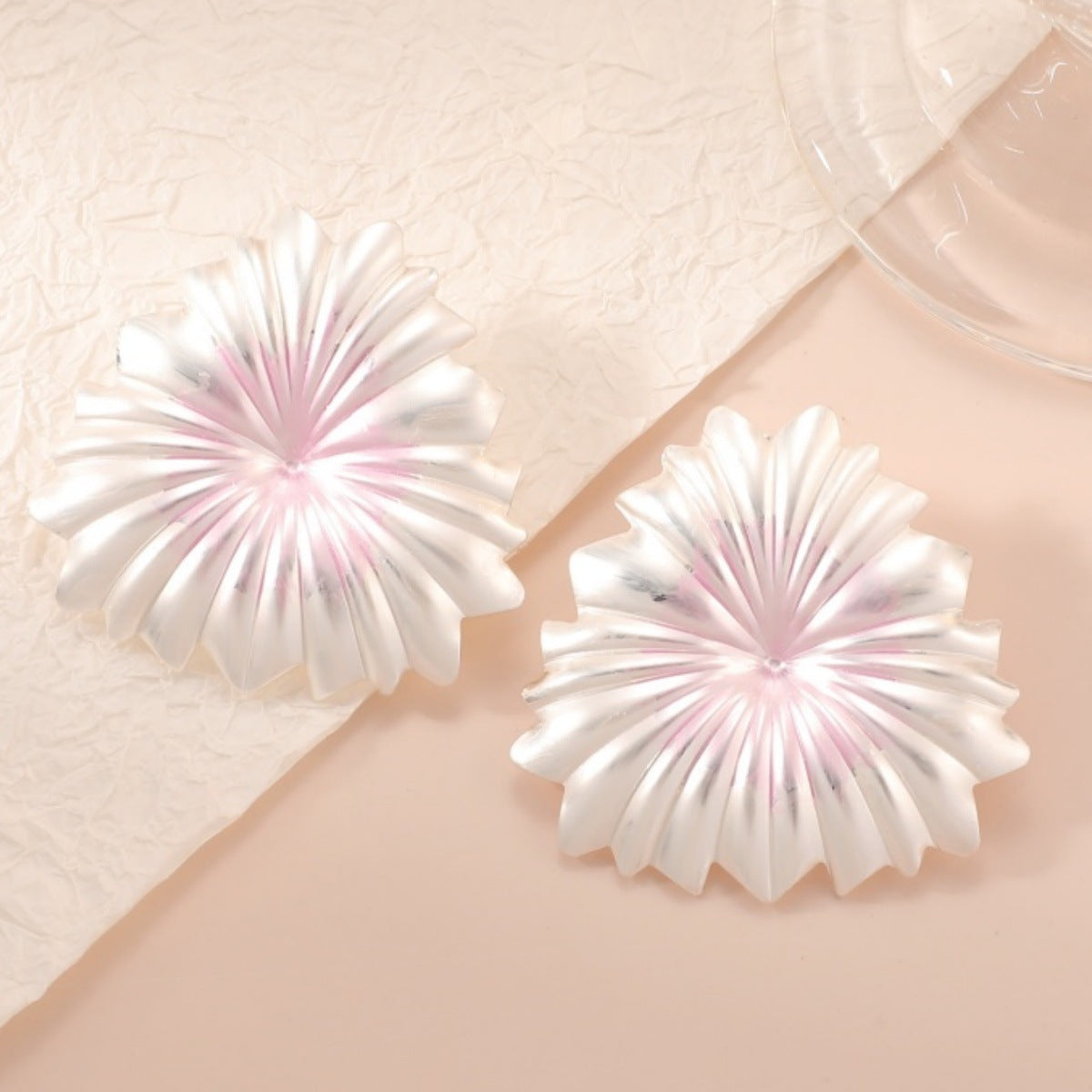 Women's Hair Clips in Elegant Plant Motif Symbol Fashion