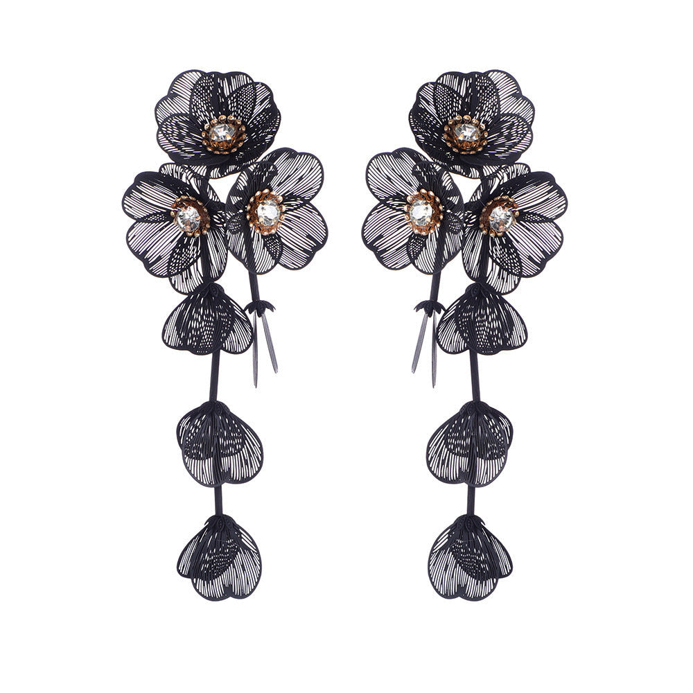 Ladies' earrings in elegant floral design Symbol Fashion