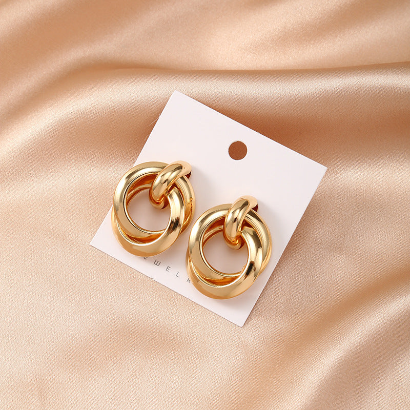 Women's hoops in a modern, layered design Symbol Fashion