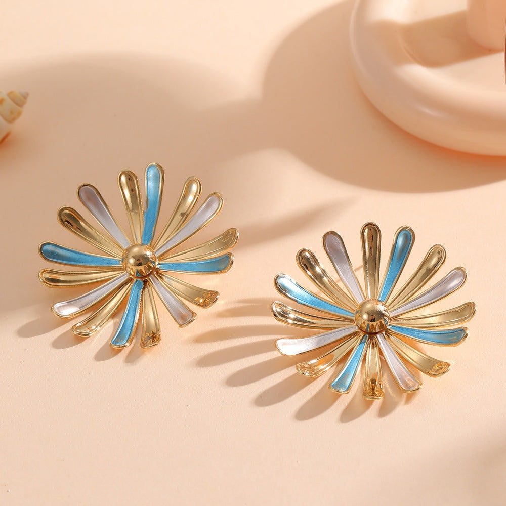 Women’s Flower Earrings in Modern 3D Design Symbol Fashion
