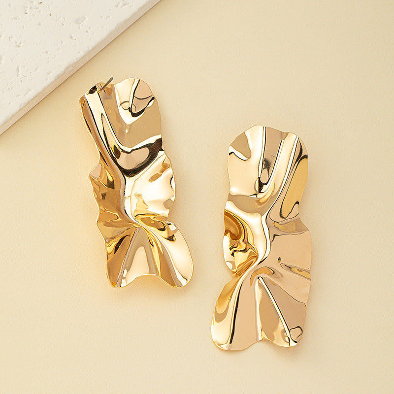 Ladies Hanging Earrings in Modern Elegance Design Symbol Fashion