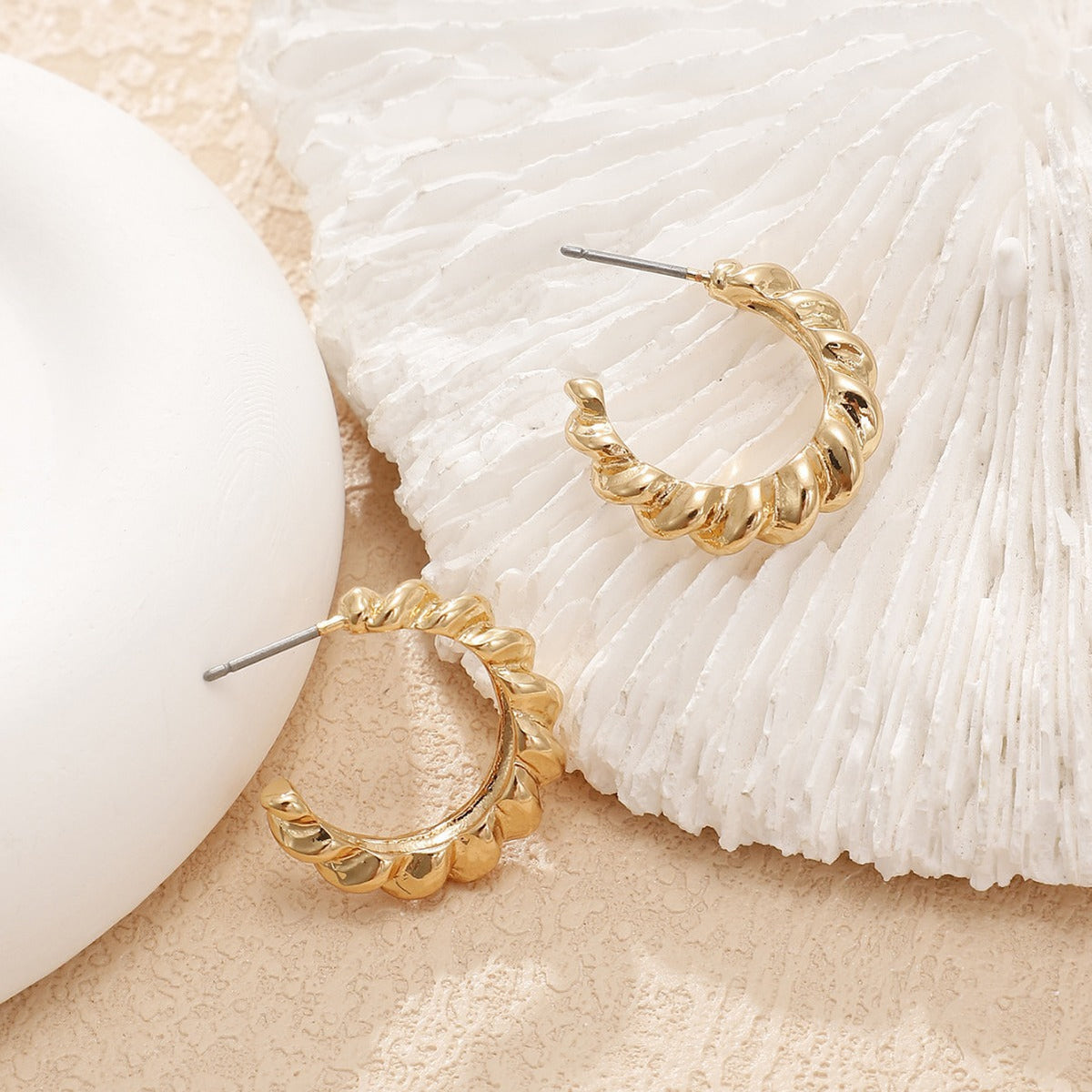Women Hanging Earrings with Elegant Wave Design Symbol Fashion