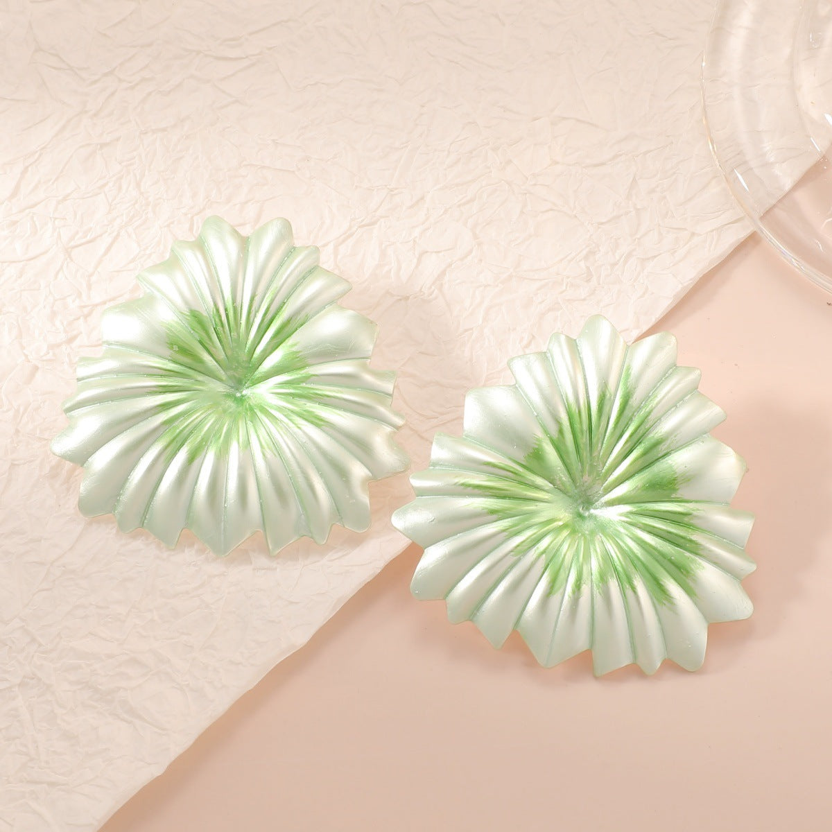 Women's Hair Clips in Elegant Plant Motif Symbol Fashion