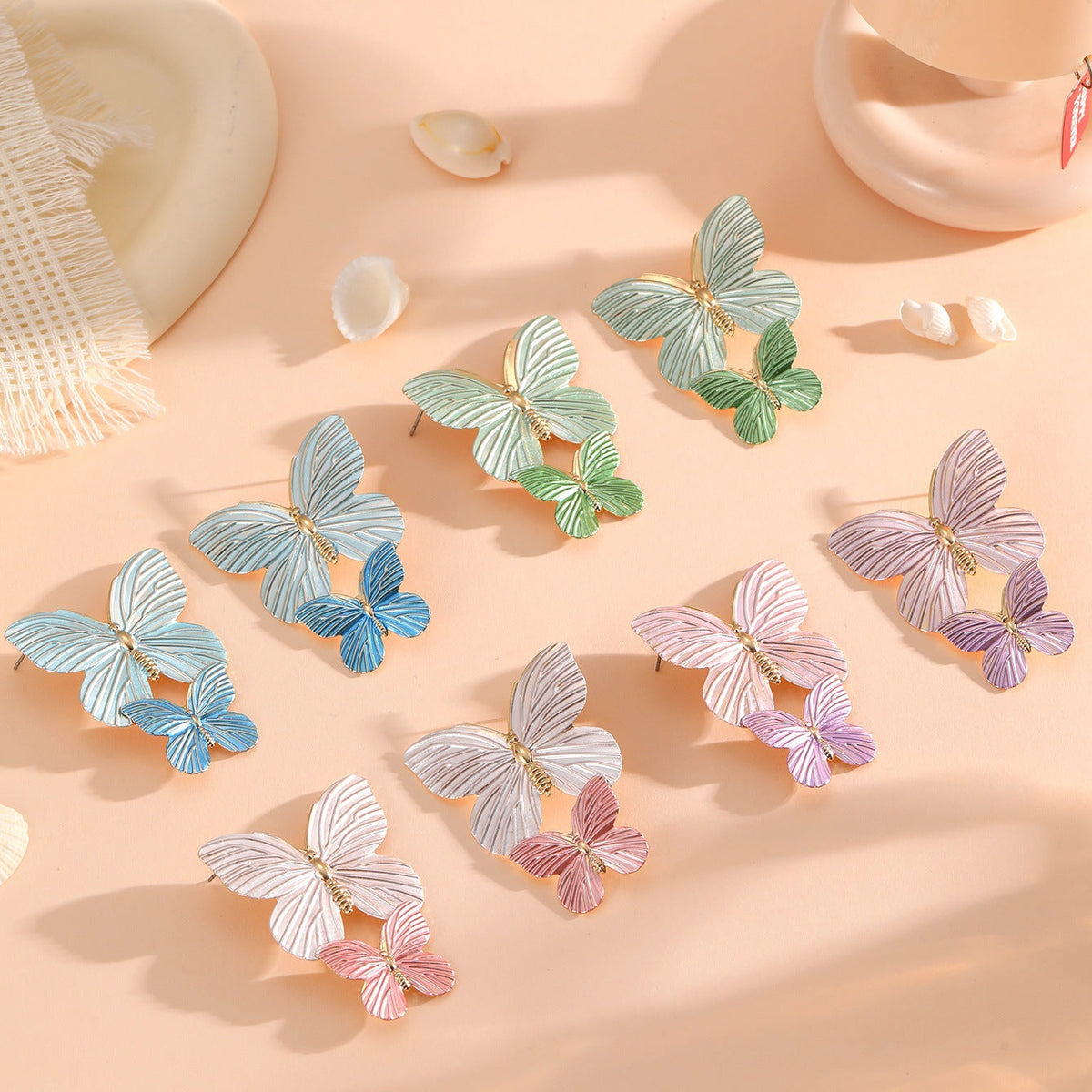 Ladies' brooches in elegant butterfly design Symbol Fashion