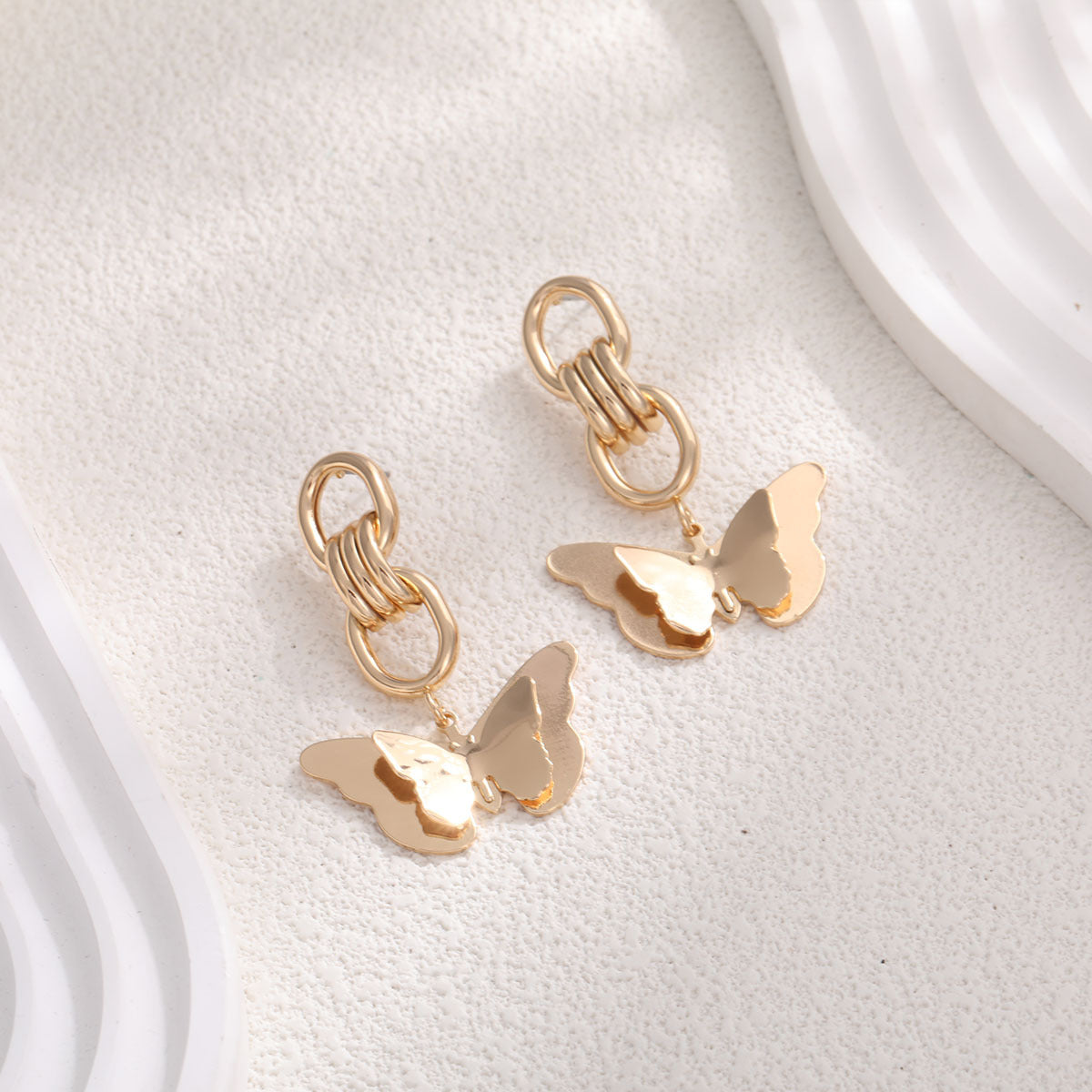 Ladies Elegant and Stylish Earrings with Floral Designs Symbol Fashion
