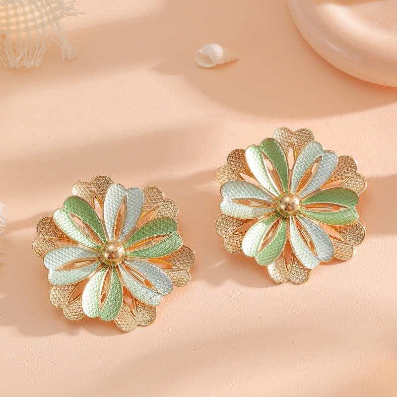 Ladies Hair Clips with Artistic Flower Design Symbol Fashion