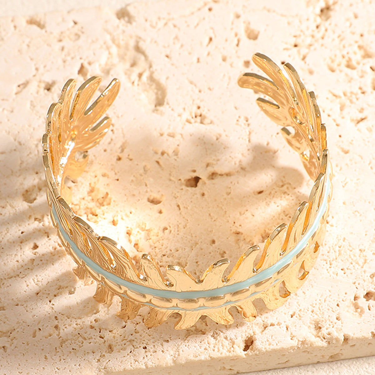 Women Open Bangle in Elegant Leaf Design Symbol Fashion