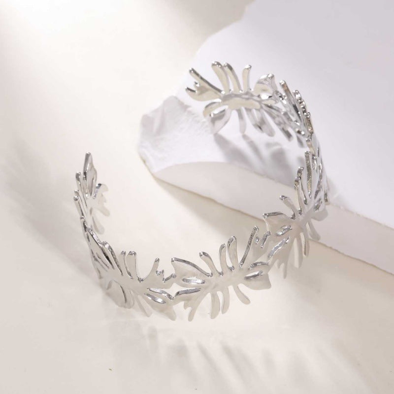 Women's Open Bangle with Elegant Wave Design Symbol Fashion