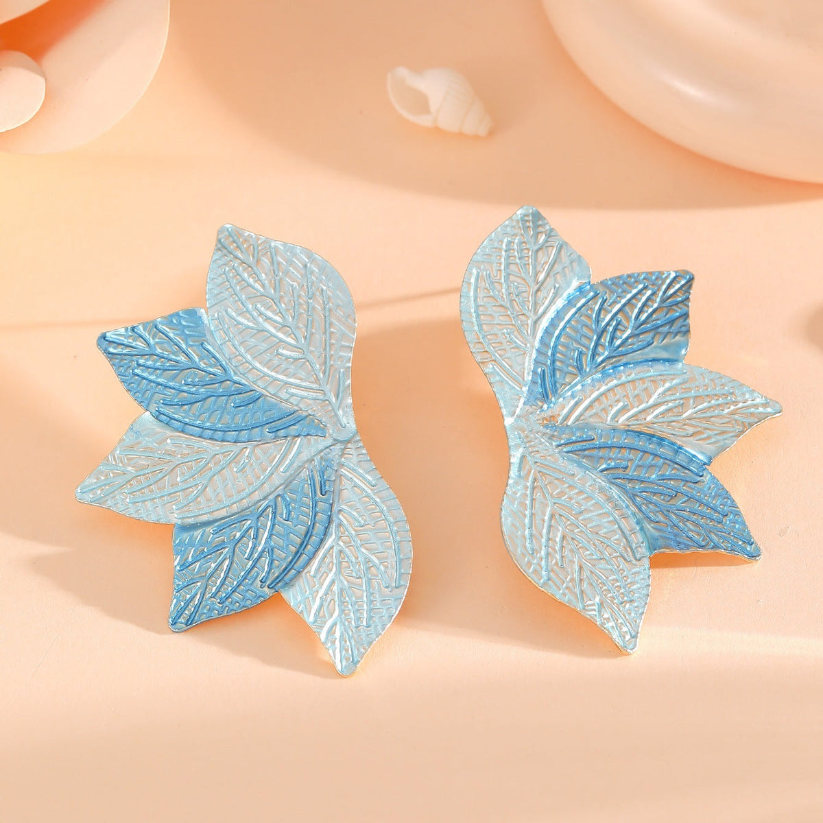 Women’s hair accessory with elaborate leaf design Symbol Fashion