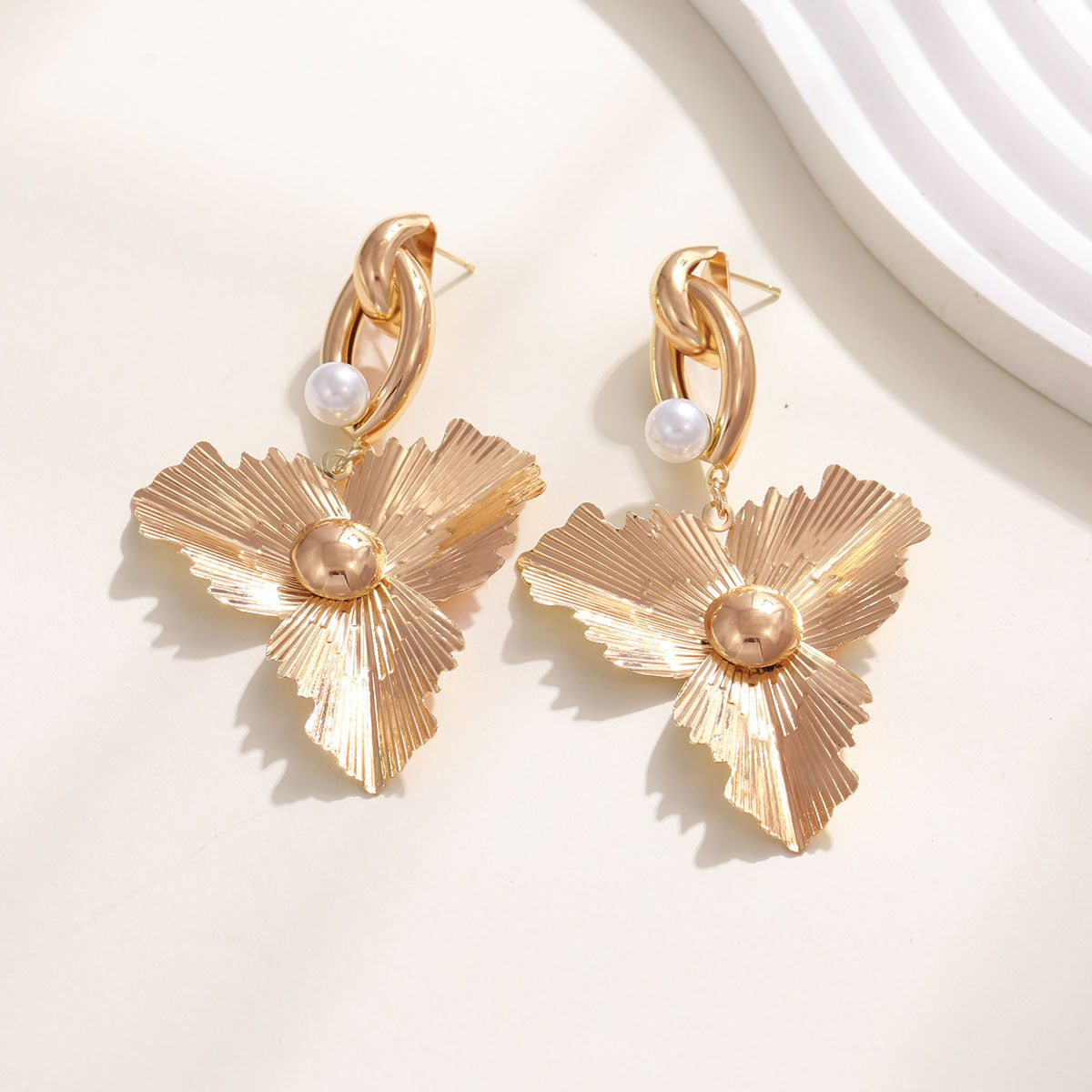 Women's Elegant Statement Earrings with Leaf Design Symbol Fashion
