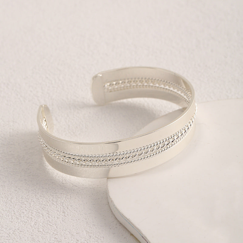 Ladies Open Bangle with Elegant Structure Design Symbol Fashion