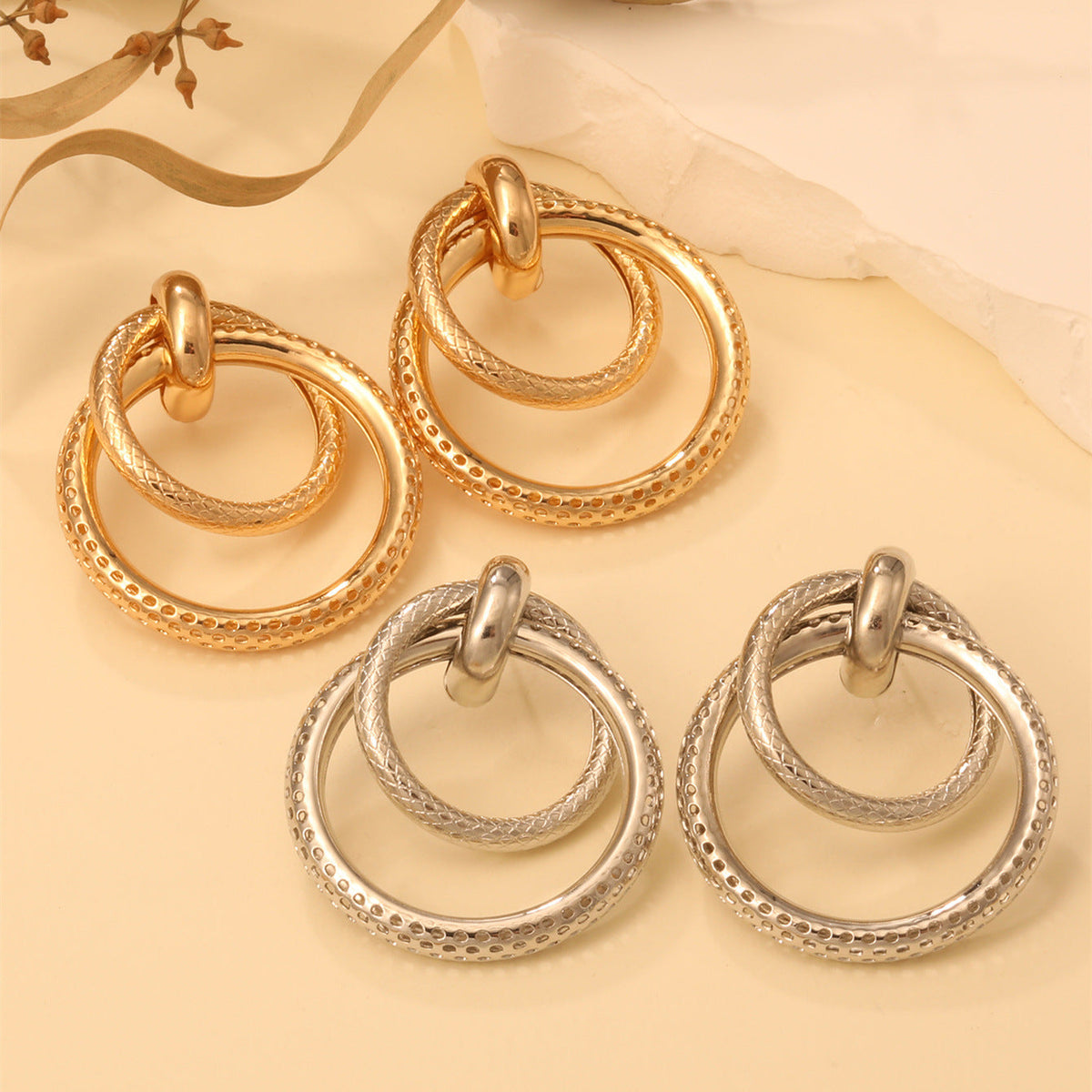 Women's Hanging Earrings with Elegant, Curved Ring Design Symbol Fashion