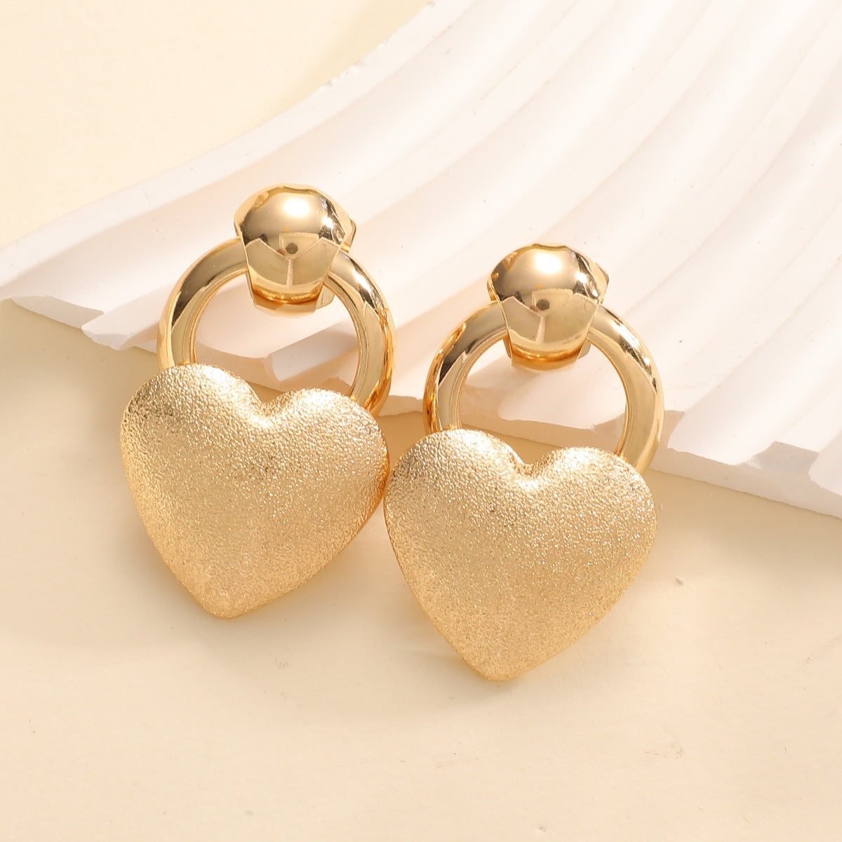 Ladies earrings in elegant heart design Symbol Fashion