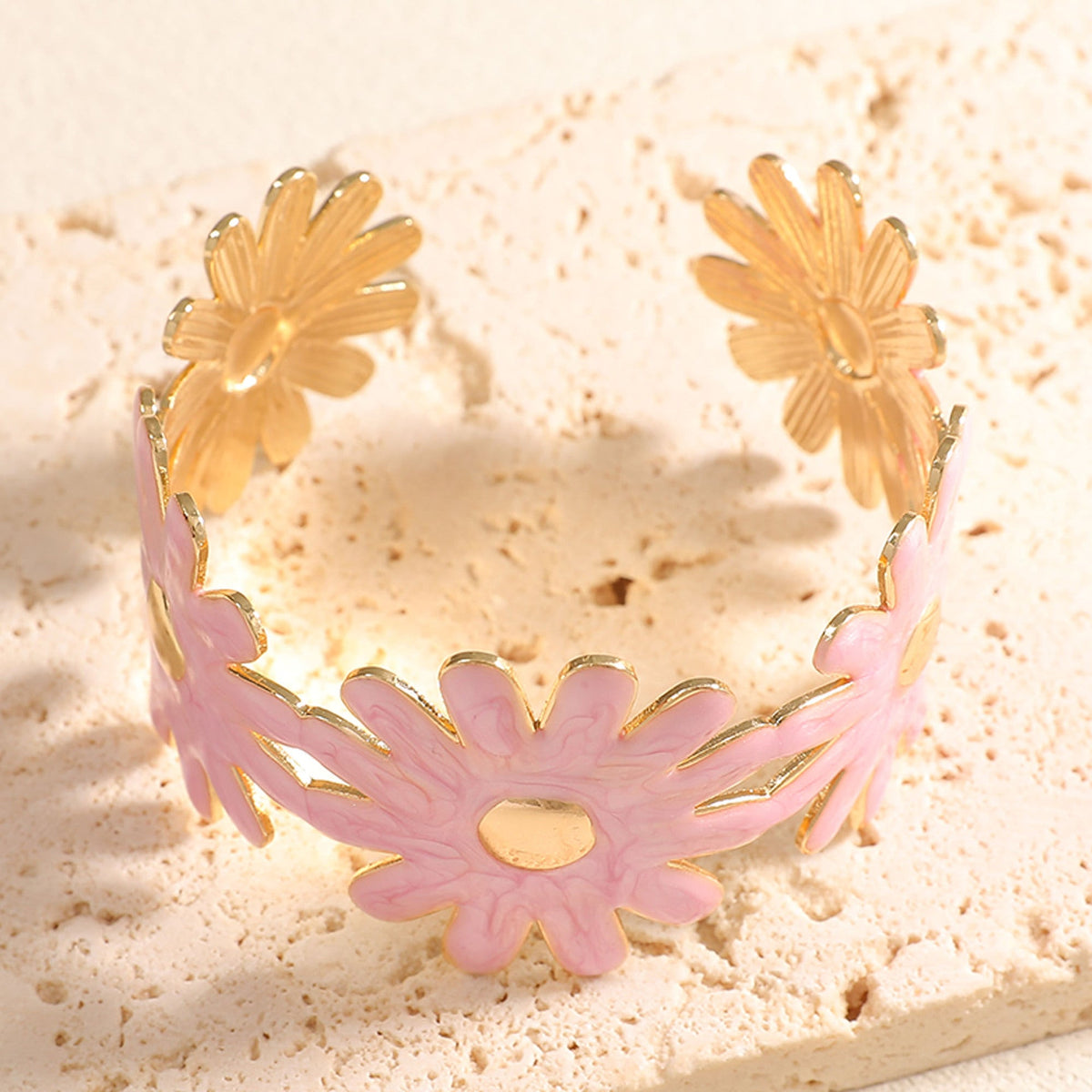 Women's bangle with floral flower pattern Symbol Fashion