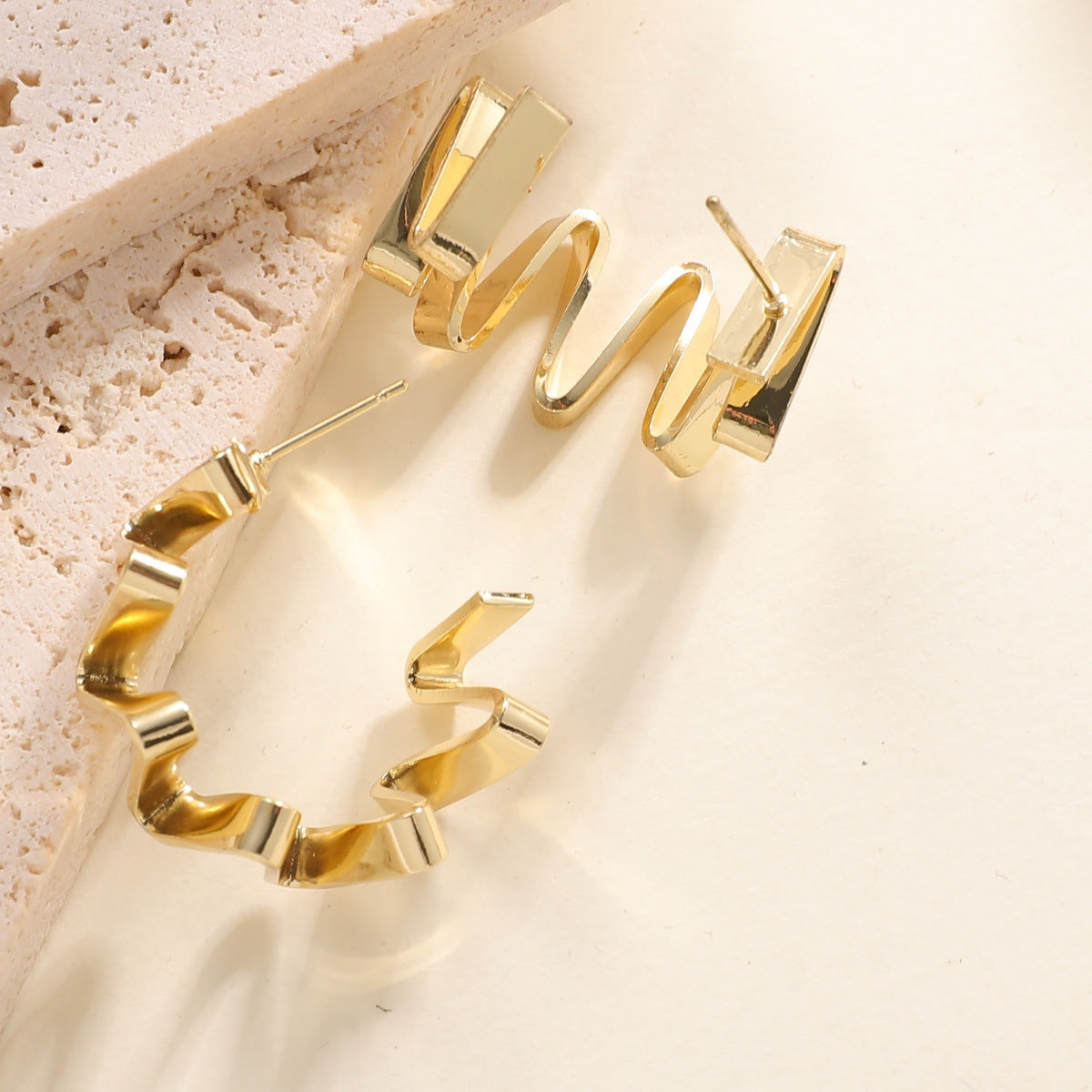 Women's Drop Earrings with Wavy Design Symbol Fashion