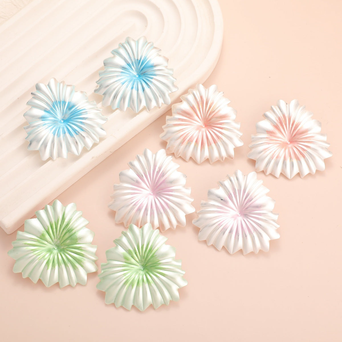 Women's Hair Clips in Elegant Plant Motif Symbol Fashion