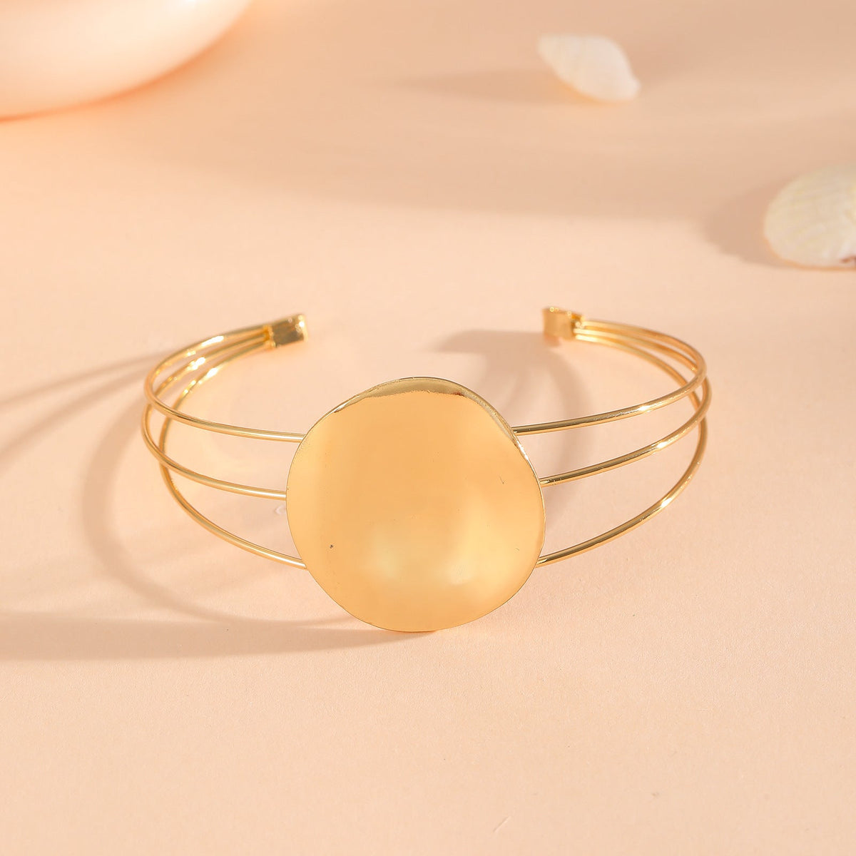 Women's bracelet with intricate bow design Symbol Fashion