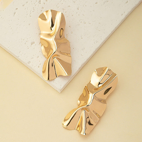 Ladies Hanging Earrings in Modern Elegance Design Symbol Fashion