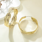 Women's Hanging Earrings in Elegant Wave Pattern Symbol Fashion