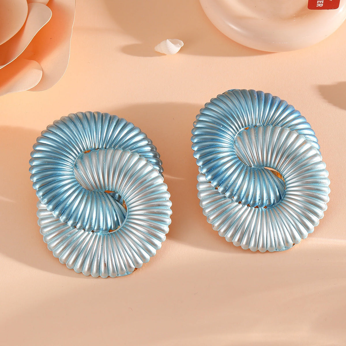 Women hair clips in modern shell design Symbol Fashion